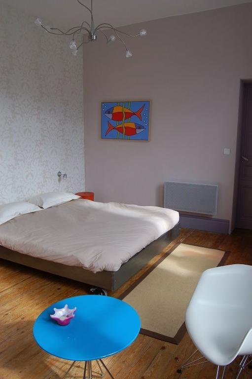 Bed and Breakfast La Vieille Ecole Bourgougnague Номер фото